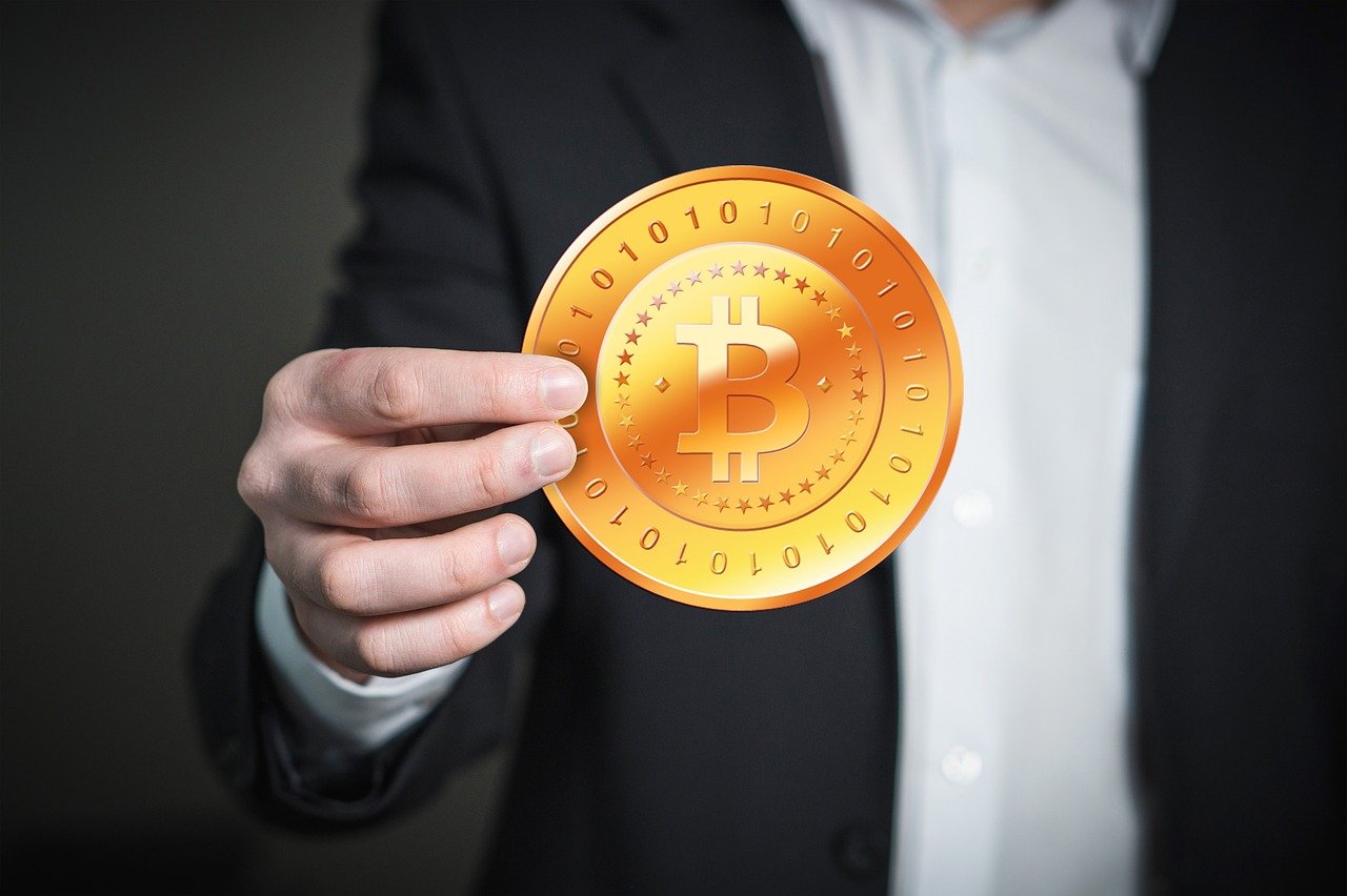 四月份足金价格走势分析及影响因素探讨