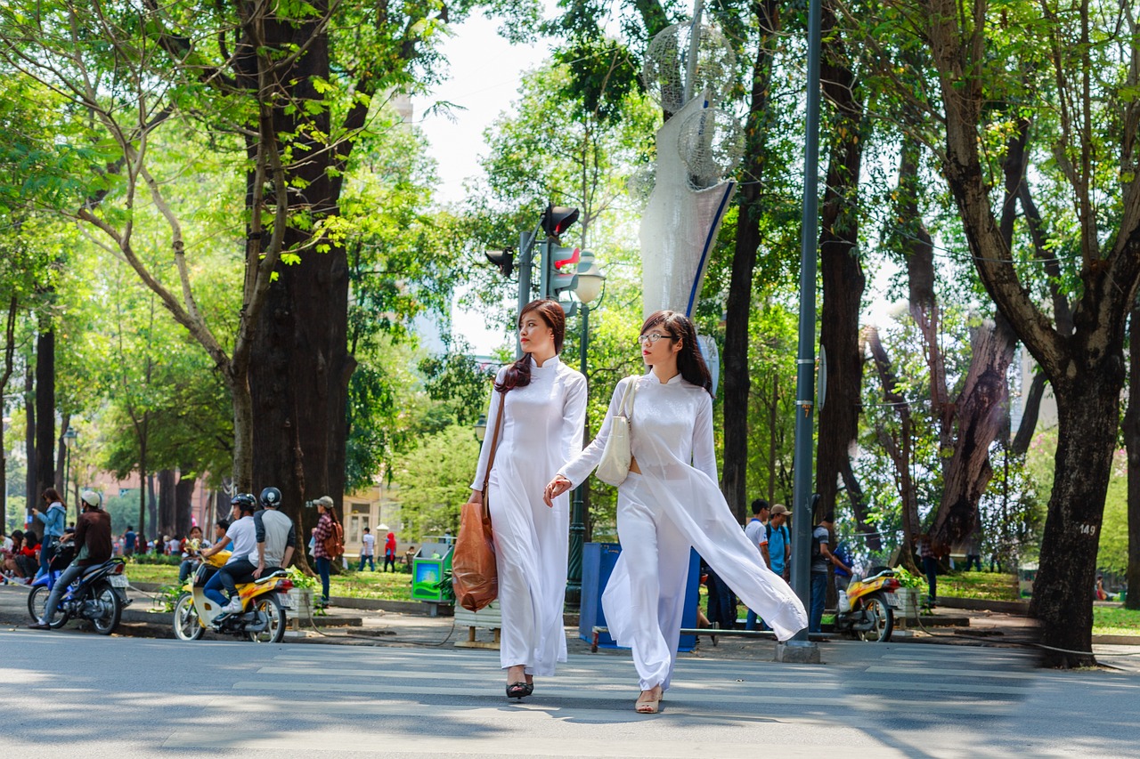 五月电影中的老女人，岁月赋予的魅力与故事展现风采